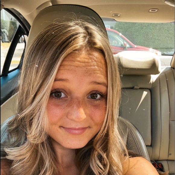 Meet your Posher, Julia - Picture 1 of 1